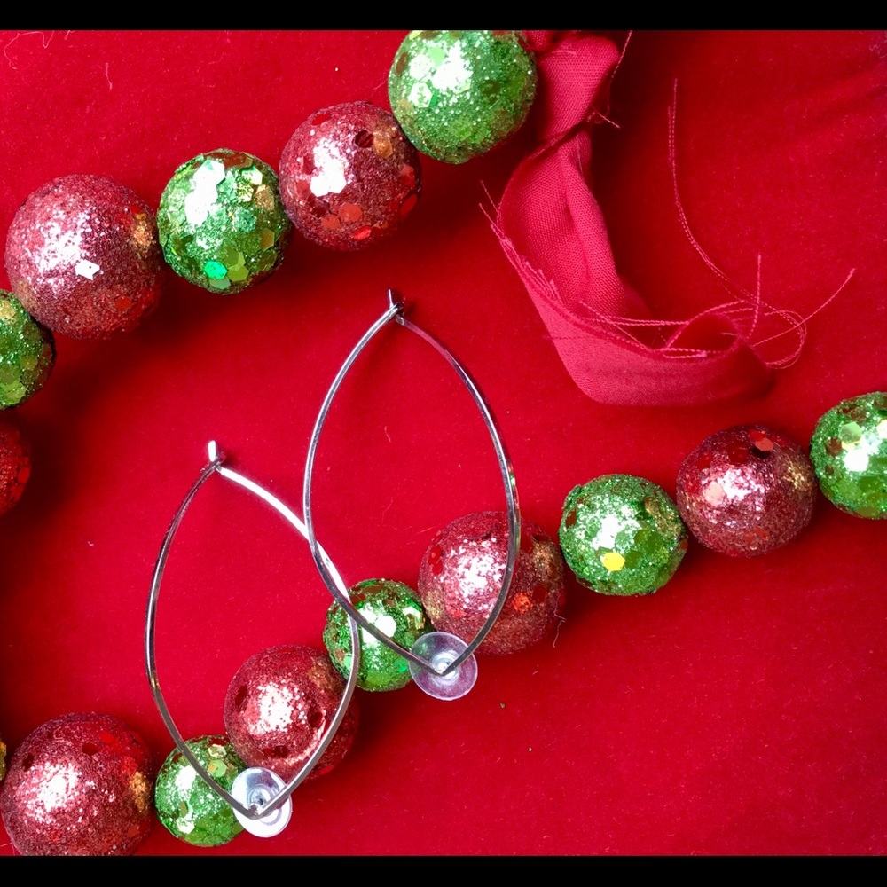 SALE Sterling Silver inv hoops. Large. Very pretty